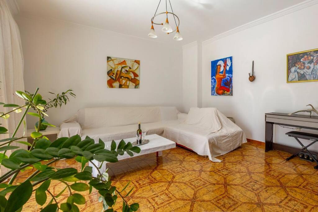Marenia's Sea Echo Downtown Apt